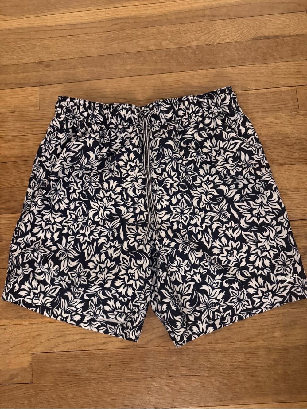 Speedo Men's Navy and White Floral Swim Trunks - Size Large
 b57